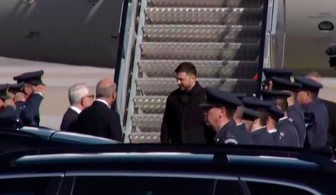 Στην Αθήνα ο Ζελένσκι για την υπογραφή συμφωνίας μεταφοράς φυσικού αερίου από την Ελλάδα στην Ουκρανία - Δείτε live  