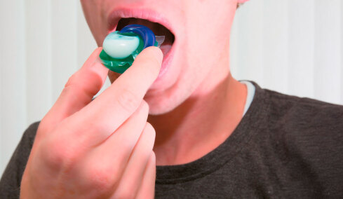 Από το «αμάσητο μπέργκερ», στο παιχνίδι της ασφυξίας: Ποια είναι τα πιο ακραία challenges που κάνουν οι έφηβοι