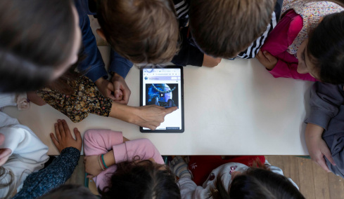 Νέα εποχή συνδεσιμότητας με γρήγορες ταχύτητες σε όλα τα δυσπρόσιτα σχολεία της Ελλάδας από την COSMOTE TELEKOM