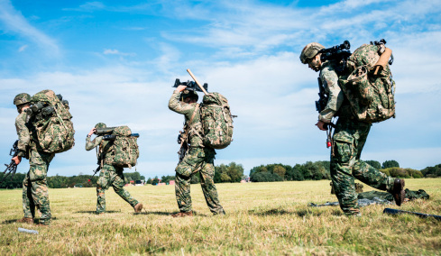 «Η Ευρώπη ίσως έζησε το τελευταίο ειρηνικό καλοκαίρι» προειδοποίησε ο Γερμανός υπουργός Άμυνας - Η αντίδραση της Μόσχας
