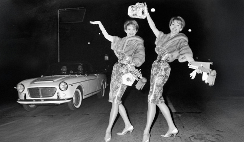 Το συγκινητικό τέλος των δίδυμων αδερφών Κέσλερ: Οι «εθνικές χορεύτριες» της Ιταλίας έφυγαν μαζί από τη ζωή στα 89 τους με υποβοηθούμενη αυτοκτονία