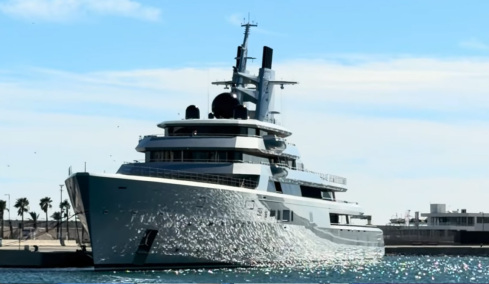 Dragonfly: Η θαλαμηγός που ξοδεύει μόνο για ηλεκτρικό όσο 580 σπίτια