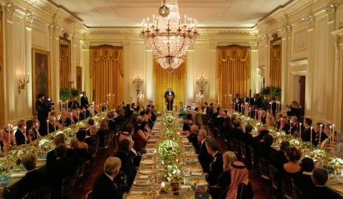 Έλον Μασκ και Κριστιάνο Ρονάλντο στο επίσημο δείπνο στον Λευκό Οίκο με τον πρίγκιπα Μοχάμεντ μπιν Σαλμάν - Δείτε βίντεο