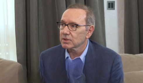 Εξωδικαστική συμφωνία του Κέβιν Σπέισι με τρεις άνδρες που τον κατηγορούν για σεξουαλική κακοποίηση