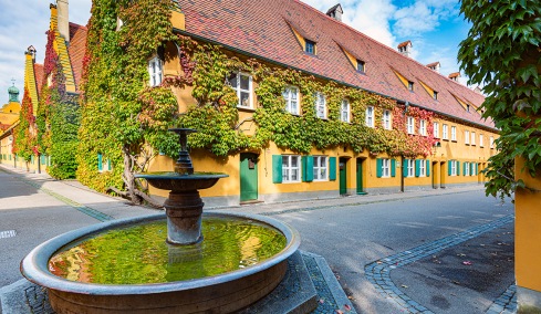 Το γερμανικό χωριό όπου το ενοίκιο κοστίζει μόλις 0,88€ τον χρόνο και η προσευχή είναι υποχρεωτική