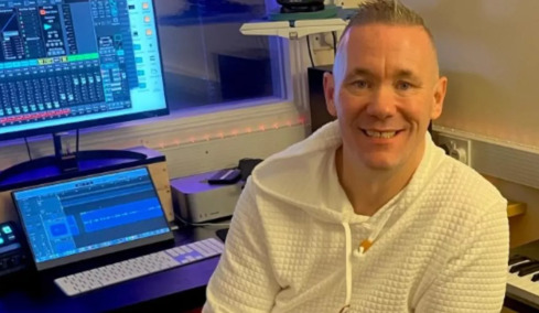 Απίστευτη μεταμόρφωση: Έχασε 64 κιλά σε έναν χρόνο με μία απλή άσκηση – Δείτε βίντεο
