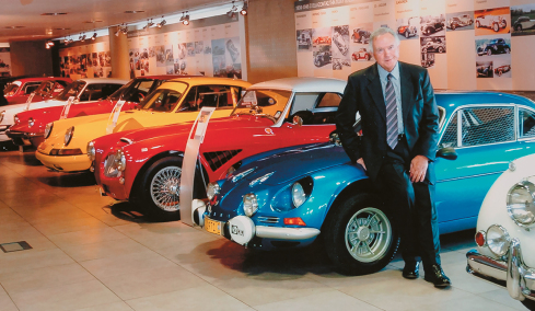 Αλέξανδρος Μανιατόπουλος: Οι απότομες στροφές της ζωής του θρύλου της αυτοκίνησης και το βιβλίο Guinness