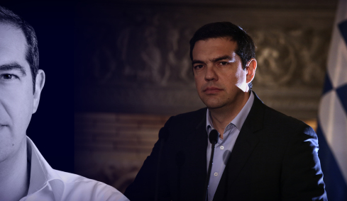 Ο Τσίπρας περιγράφει την πρώτη μέρα στο Μαξίμου: Η απουσία Σαμαρά, ο Κωσταράκος και η μακαρονάδα με κιμά του Τάκη από την Καλαμάτα