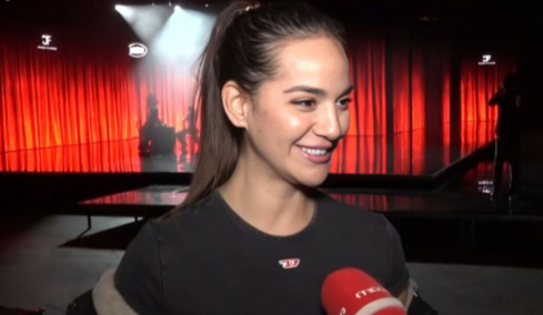 Ρία Ελληνίδου: Θα ήθελα να κάνω όλο τον κόσμο να τραγουδάει στα ελληνικά