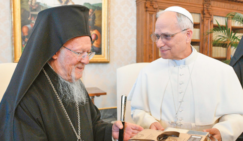 Ιστορική συνάντηση Πατριάρχη - Πάπα στη Βιθυνία: Μπορούν να κλείσουν οι πληγές που άνοιξε το σχίσμα στο σώμα του Χριστιανισμού;  