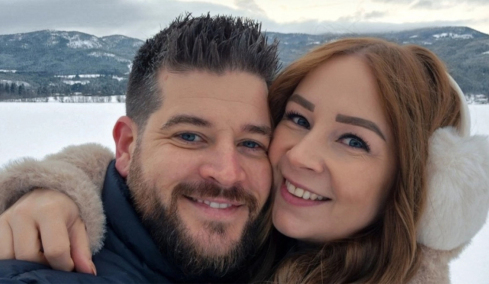 Ζευγάρι αποκαλύπτει την καθημερινότητά του στη Νορβηγία: «Κάνουμε 1 ώρα για ένα κρασί»