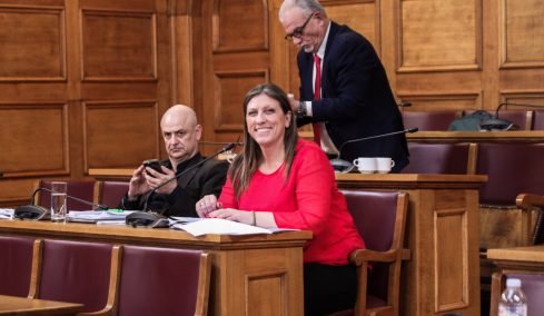 «Γιατί κλείνετε τα μικρόφωνα;» - Νέο επεισόδιο στην εξεταστική για τον ΟΠΕΚΕΠΕ μετά τη δίωρη καθυστέρηση της Κωνσταντοπούλου
