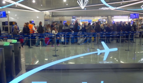 Χαμός στο Ελευθέριος Βενιζέλος: Καθυστερήσεις και προβλήματα λόγω της κακοκαιρίας 