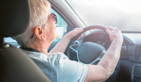 Από 1η Ιανουαρίου oι γιατροί θα έχουν ποινικές ευθύνες για τις άδειες οδήγησης στους ηλικιωμένους