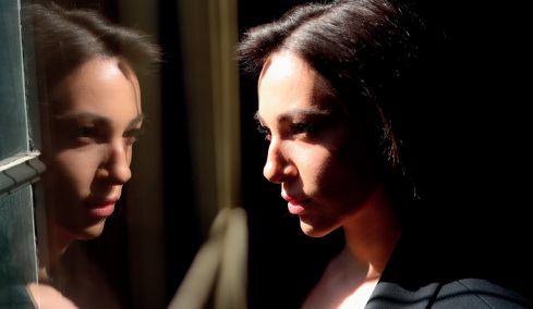 Ηρώ Πεκτέση: «Στη σκηνή ή στη μόδα, όταν δημιουργώ, βάζω την αλήθεια μου»