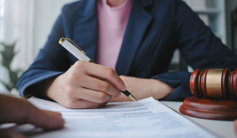 Τι θα ισχύσει για διαθήκες και αποποιήσεις κληρονομιάς - Τι δικαιώματα δίνει το σύμφωνο συμβίωσης - Το πρώτο εξάμηνο του '26 οι αλλαγές