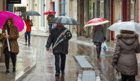 Έκτακτο δελτίο της ΕΜΥ για κακοκαιρία από τη Μακεδονία μέχρι την Κρήτη: Οι κόκκινες περιοχές, προειδοποίηση και για την Αττική
