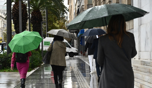 Καιρός: Τρία κύματα κακοκαιρίας από σήμερα με βροχές και ισχυρούς νοτιάδες  
