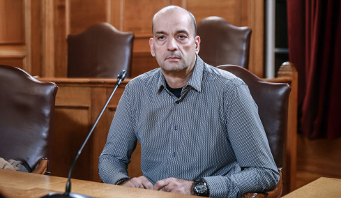 Μαγειρίας στη Βουλή: Με λεφτά που μου δώρισε η μάνα μου αγόρασα τη Ferrari