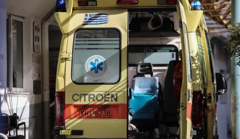 84χρονος που δικαζόταν για ενδοοικογενειακή βία πέθανε στην Ευελπίδων πριν ακούσει την απόφαση του δικαστηρίου