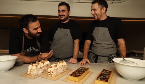 24 ώρες στα Άκρα για τα χριστουγεννιάτικα γλυκά του