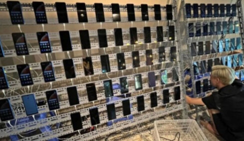 Phone Pharms: Εδώ φτιάχνονται τα views και τα likes που νόμιζες ότι ήταν αληθινά