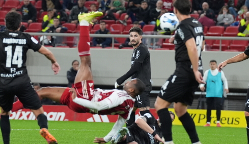 Δείτε το φοβερό γκολ με ψαλιδάκι του Ελ Κααμπί στο παιχνίδι του Ολυμπιακού με τον ΟΦΗ, βίντεο 