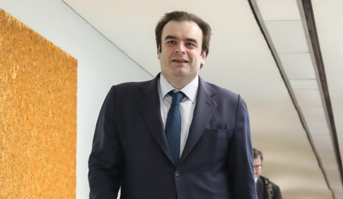 Η Ελλάδα στον ευρωπαϊκό οικονομικό χάρτη: Mηνύματα επιβράβευσης, πρόωρη αποπληρωμή χρέους και η υποψηφιότητα Πιερρακάκη για το Eurogroup