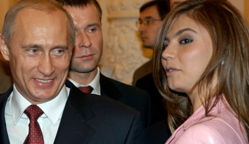 Οι κρυφές ζωές των μυστικών παιδιών του Πούτιν που μεγαλώνουν μέσα στον πλούτο αλλά και την απομόνωση