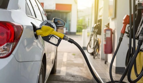 Αύξηση στην τιμή των καυσίμων από τον Ιανουάριο – Τι θα γίνει στην Ελλάδα;
