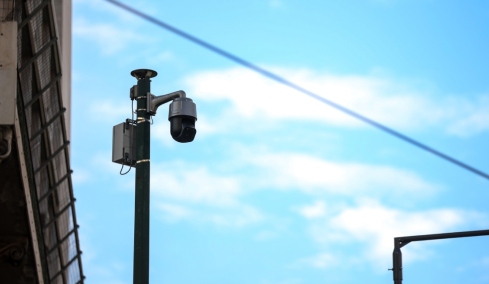 Δείτε ποια είναι τα 8 σημεία στην Αττική που μπαίνουν οι «έξυπνες» κάμερες μέχρι το τέλος του 2025