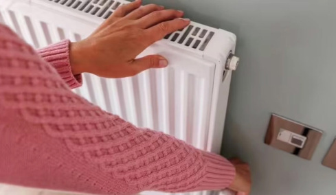 Τι είναι το «λάσπωμα» του καλοριφέρ; Τρία κόλπα των υδραυλικών για καλύτερη απόδοση