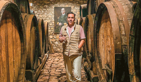 Το κελάρι της Ιστορίας: Μαυροδάφνη 150 χρόνων, βαρέλια μόνο για ηγέτες και βασιλείς στο οινοποιείο της Achaia Clauss στην Πάτρα