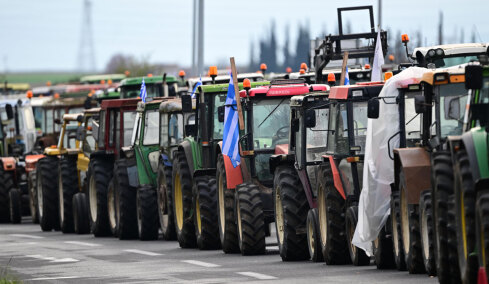 Αγρότες: Κλείνουν και παρακαμπτήριους στις εθνικές οδούς, αποκλείουν τελωνεία και ετοιμάζονται για τα λιμάνια σε Βόλο και Θεσσαλονίκη