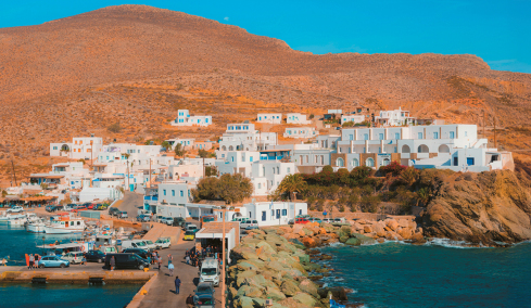 Νέα πολεοδομικά σχέδια: Τι χτίζεις σε Μύκονο και Σαντορίνη, ποια άλλα νησιά ακολουθούν