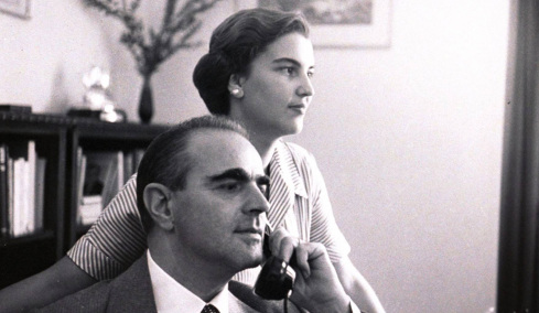 Κωνσταντίνος Καραμανλής - Αμαλία Μεγαπάνου: Η συνύπαρξη δυο ισχυρών προσωπικοτήτων και το διαζύγιο στο Παρίσι
