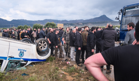 Βαριές κατηγορίες στους αγρότες για τις αγριότητες στην Κρήτη: Κρατούν κλειστό το αεροδρόμιο Ηρακλείου και αποφασίζουν στις 10 τα επόμενα βήματα