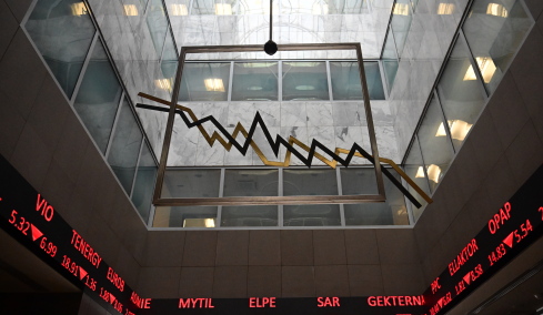 Χρηματιστήριο Αθηνών: Μάζεψε τις αρχικές απώλειες, σε απόσταση ασφαλείας οι 2.100 μονάδες