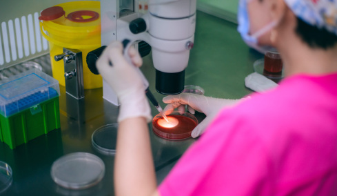 Σάλος με δωρητή σπέρματος που μετέδωσε γονίδιο καρκίνου σε 197 παιδιά σε χώρες της Ευρώπης και την Ελλάδα, κάποια έχουν ήδη πεθάνει