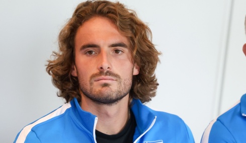 Στέφανος Τσιτσιπάς: Τα φιλιά με τη νέα του σύντροφο - Δείτε βίντεο