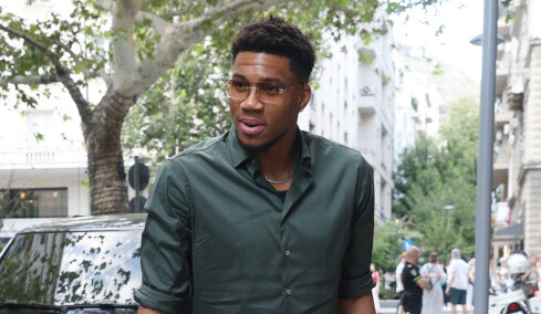 Νέες φωτιές στις φήμες για το μέλλον του Αντετοκούνμπο: Αγόρασε οκταώροφο κτήριο στη Νέα Υόρκη