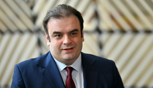 Απόδραση της Ελλάδας από το παρελθόν της χρεοκοπίας και των μνημονίων  είναι η εκλογή Πιερρακάκη, λένε τα διεθνή ΜΜΕ 
