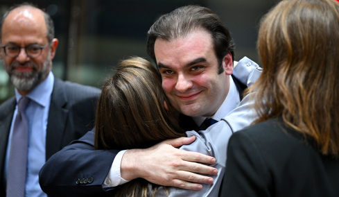 Ομόφωνα  πρόεδρος του Eurogroup ο Κυριάκος Πιερρακάκης - Μετά την πρώτη ενδεικτική ψηφοφορία, αποσύρθηκε ο Βέλγος συνυποψήφιός του