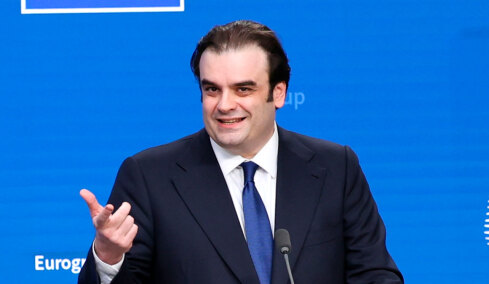 Στο τιμόνι της Ευρωζώνης για τα επόμενα 2,5 χρόνια ο Πιερρακάκης: Γιατί επελέγη ο Έλληνας ΥΠΟΙΚ και το μανιφέστο του για την επόμενη ημέρα στην Ευρώπη