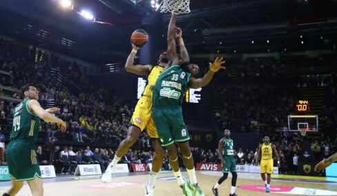 Προβάδισμα με 37 πόντους για τον Παναθηναϊκό στο ημίχρονο του... ντέρμπι της Basket League με την ΑΕΚ, βίντεο 