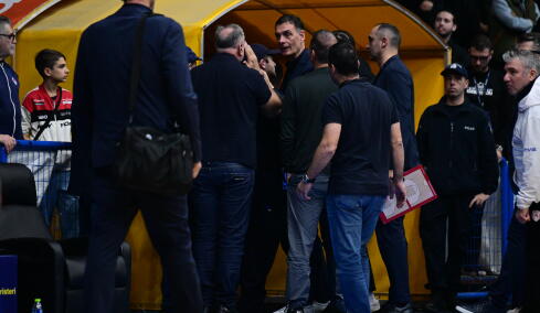 Μπαρτζώκας για το φραστικό επεισόδιο που είχε με φίλαθλο του Περιστερίου: Μου προκαλεί αηδία να με βρίζει χυδαία ένας μεγάλος σε ηλικία άνθρωπος 