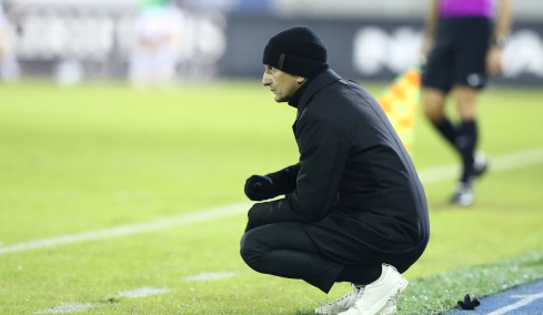 Παραδοχή Λουτσέσκου μετά την ήττα του ΠΑΟΚ στο Περιστέρι: «Ίσως να έκανα λάθος αλλαγές στον σημερινό αγώνα»