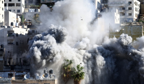 Δυτική Όχθη: Ο ισραηλινός στρατός απειλεί να κατεδαφίσει 25 πολυκατοικίες μέσα σε προσφυγικό καταυλισμό