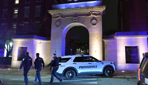Ταυτοποιήθηκε ο ύποπτος για την επίθεση στο πανεπιστήμιο του Μπράουν στις ΗΠΑ: Συνελήφθη 24χρονος από το Γουισκόνσιν 