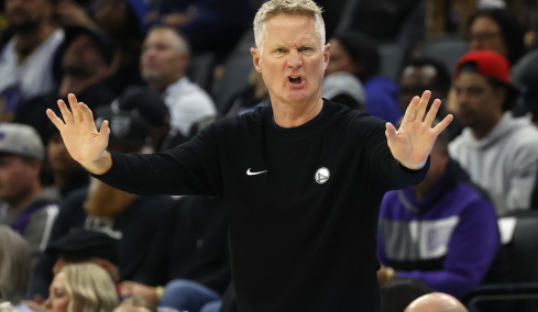 Ο Στιβ Κερ ξέσπασε και ζήτησε αυστηρότερα μέτρα για την οπλοκατοχή στις ΗΠΑ 